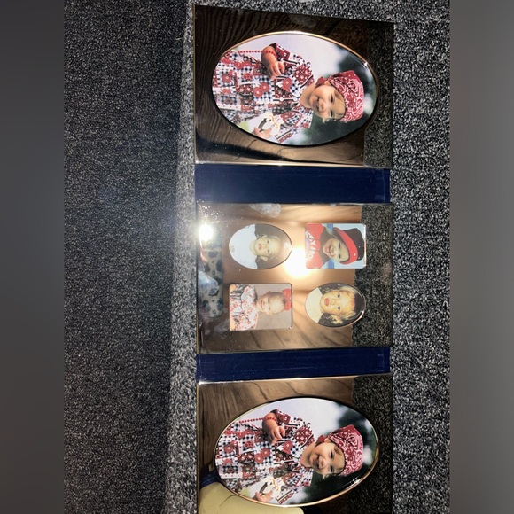 International Silver Company Trifold Picture frames - Picture 2 of 3